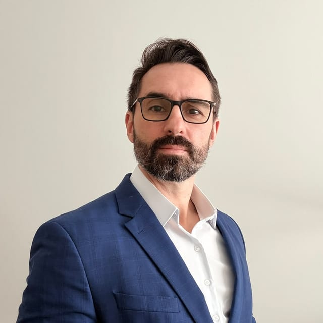 Foto de Thiago Valencia, assessor de investimentos